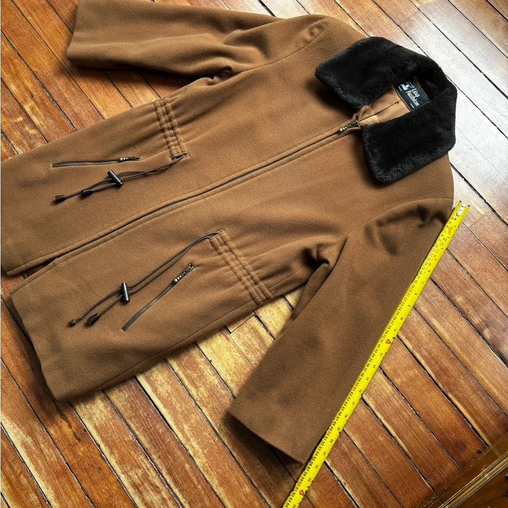 Vintage LISA FASHION Wool Cashmere Coat | Hourglass Silhouette | Med - Picture 12 of 15